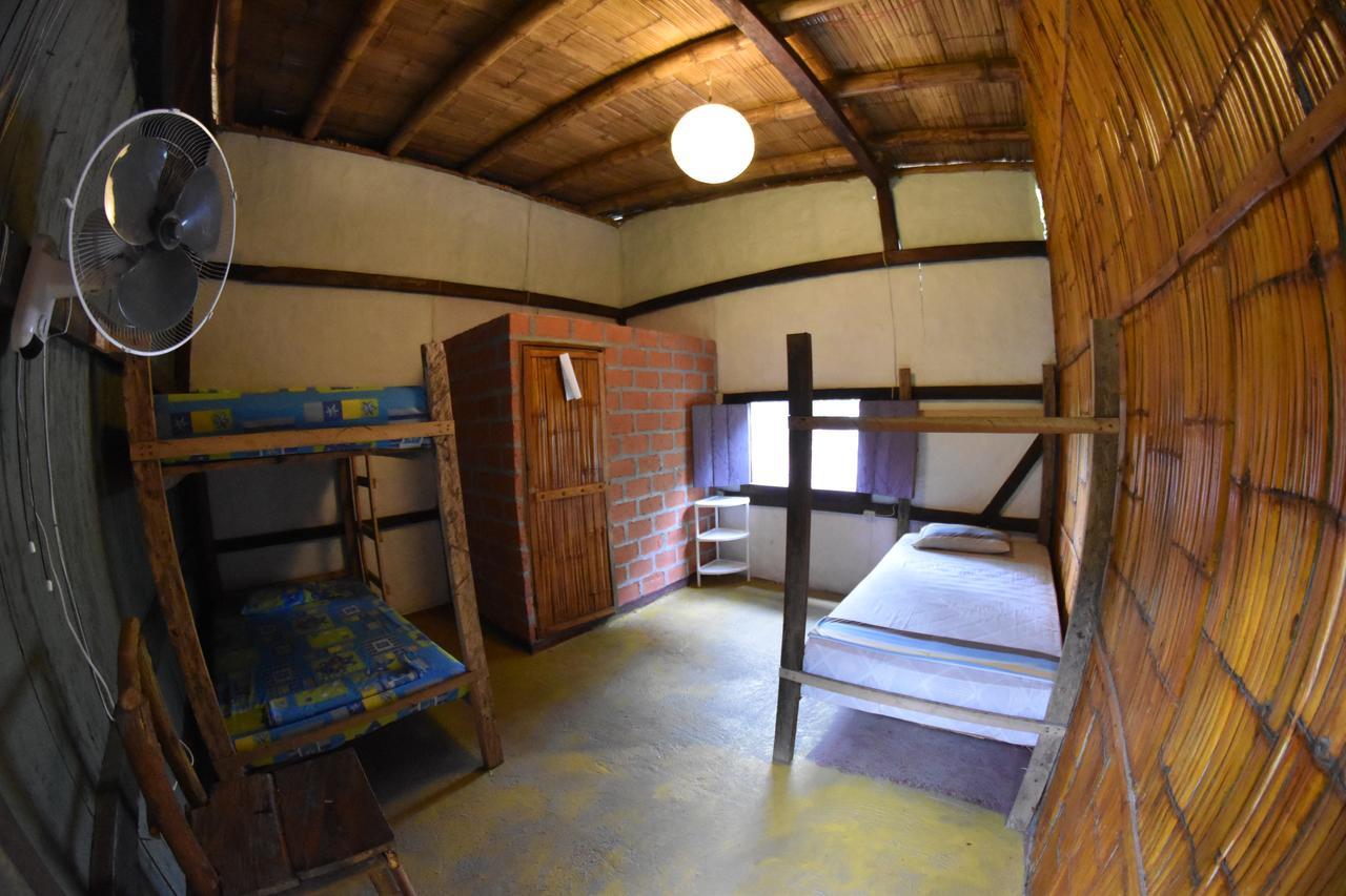 Hostal Arrels Монтаньита Экстерьер фото